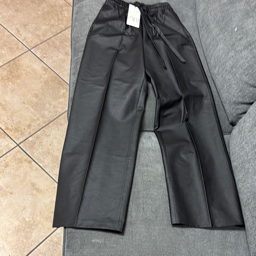 Zara Women's Black Wide-Leg Pants